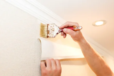 Pose de papier peint à Villaines-sous-Bois — revêtements muraux et toiles de verre